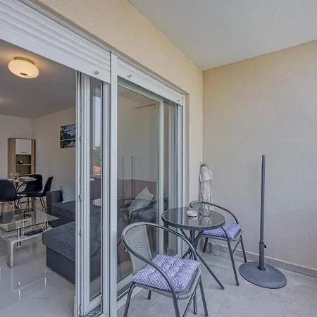 Riki Guest house